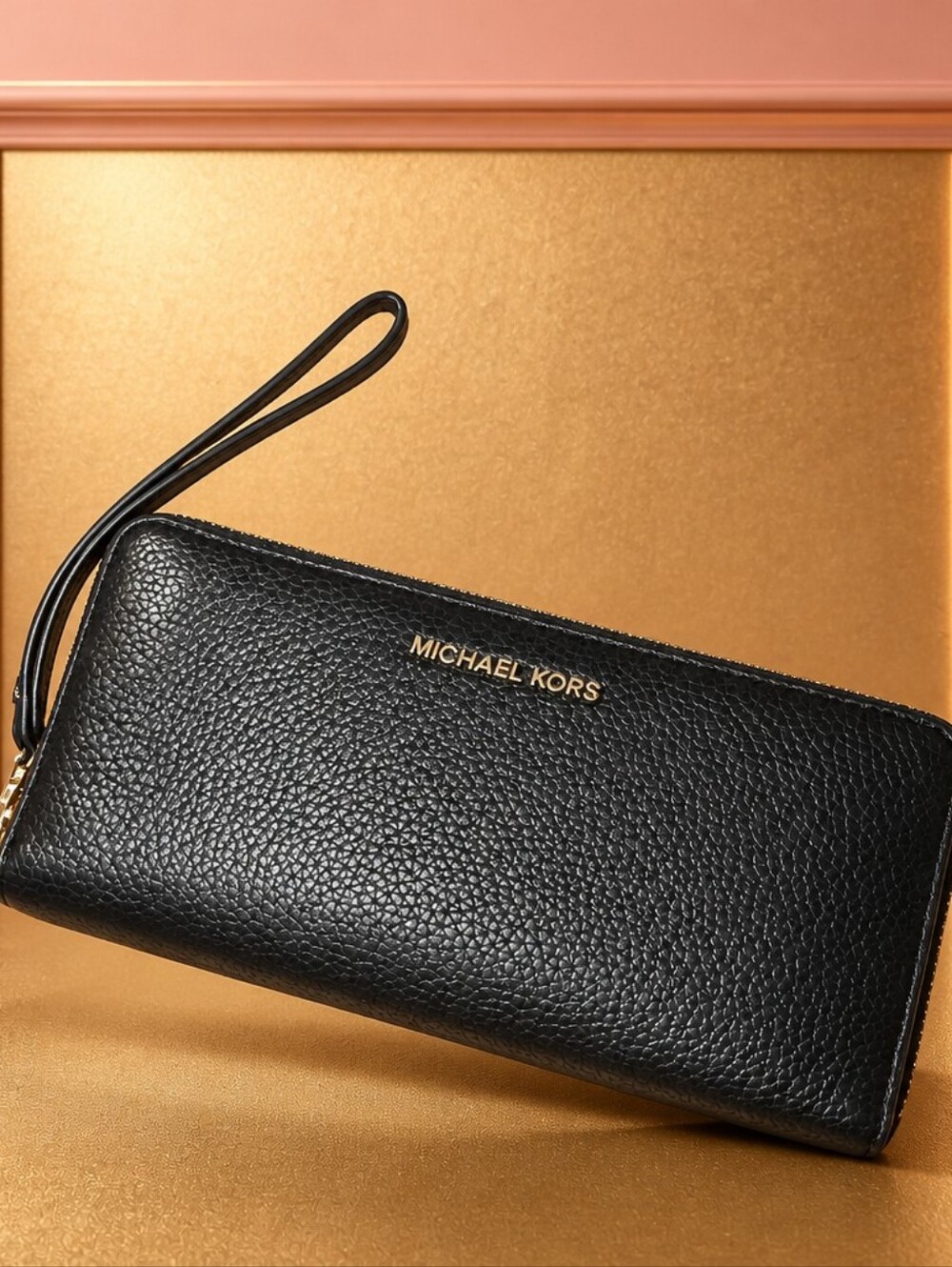 Like New MICHAEL KORS mk Zip Wallet Leather